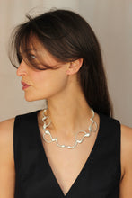 Load image into Gallery viewer, Fluid Necklace