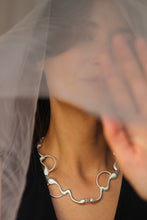 Load image into Gallery viewer, Fluid Necklace