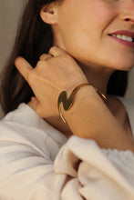 Load image into Gallery viewer, Uncanny Bangle