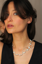 Load image into Gallery viewer, Fluid Necklace