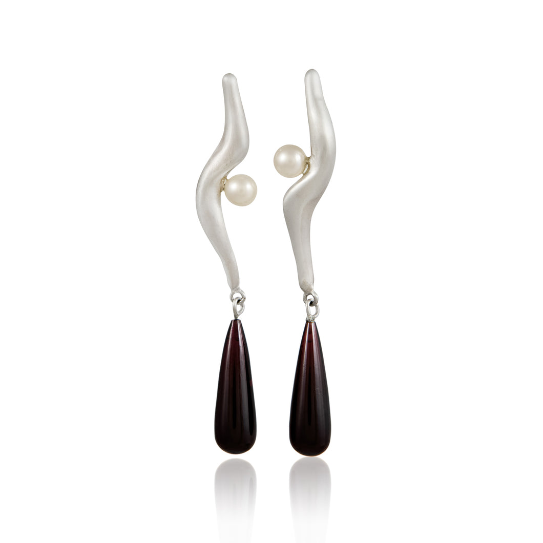 In Flow Studs with Garnets and Freshwater Pearls