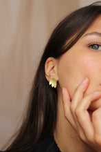 Load image into Gallery viewer, 18k Yellow Gold Luna di Positano Earrings
