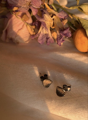 Tiny Curved Oxidized Positano Studs - 18k gold fused
